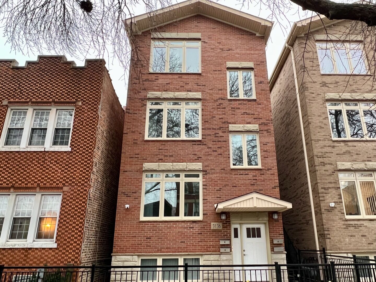 Property Photo: 3136 S Shields Avenue 3 IL 60616