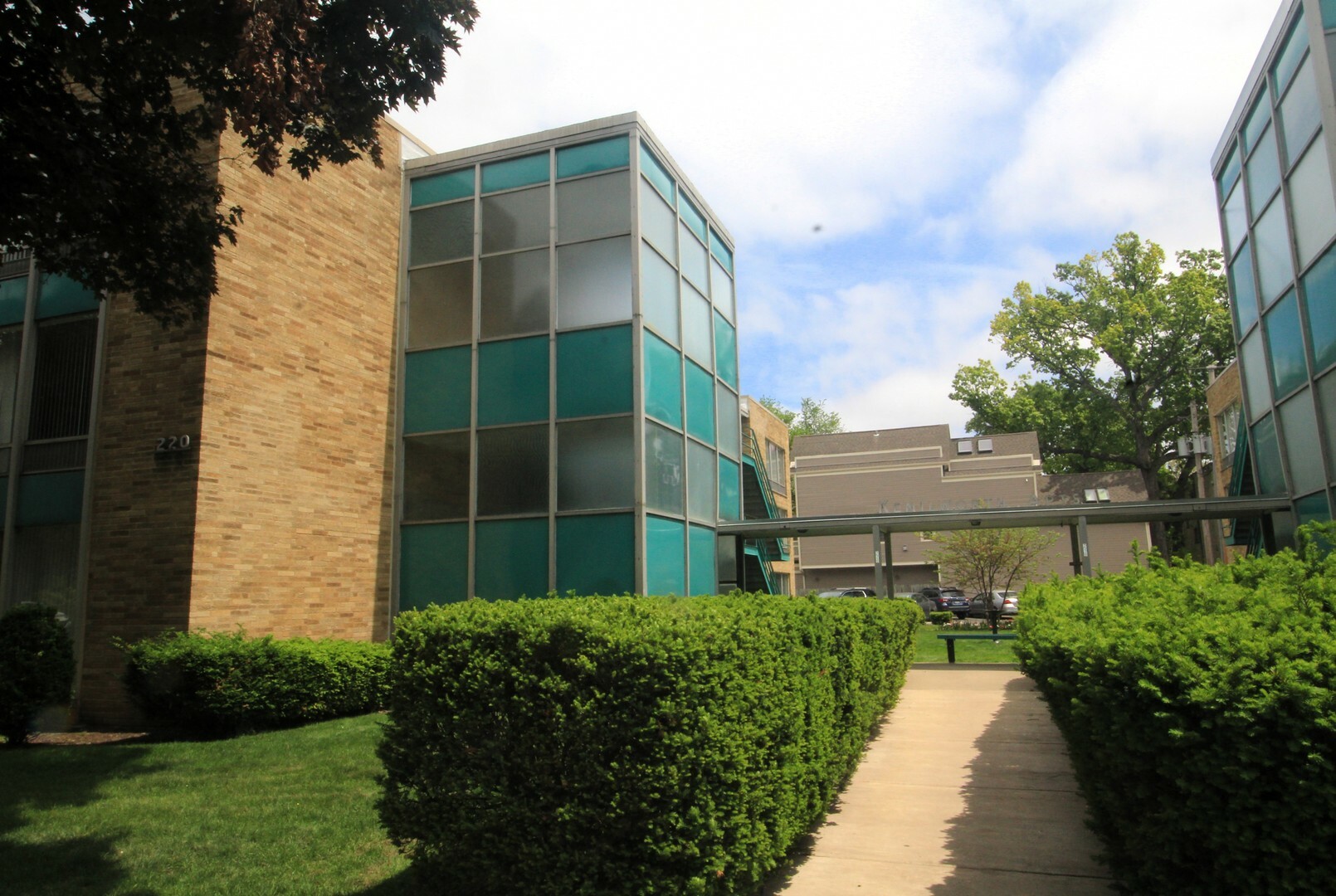 Property Photo: 220 N Kenilworth Avenue 6 IL 60302