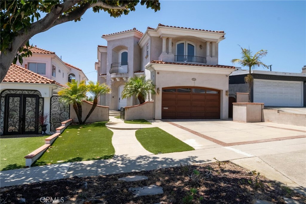 Property Photo: 711 N Paulina Avenue CA 90277