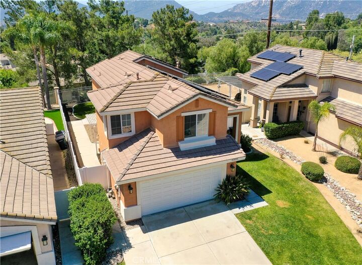 Property Photo:  31695 Corte Avalos  CA 92592 