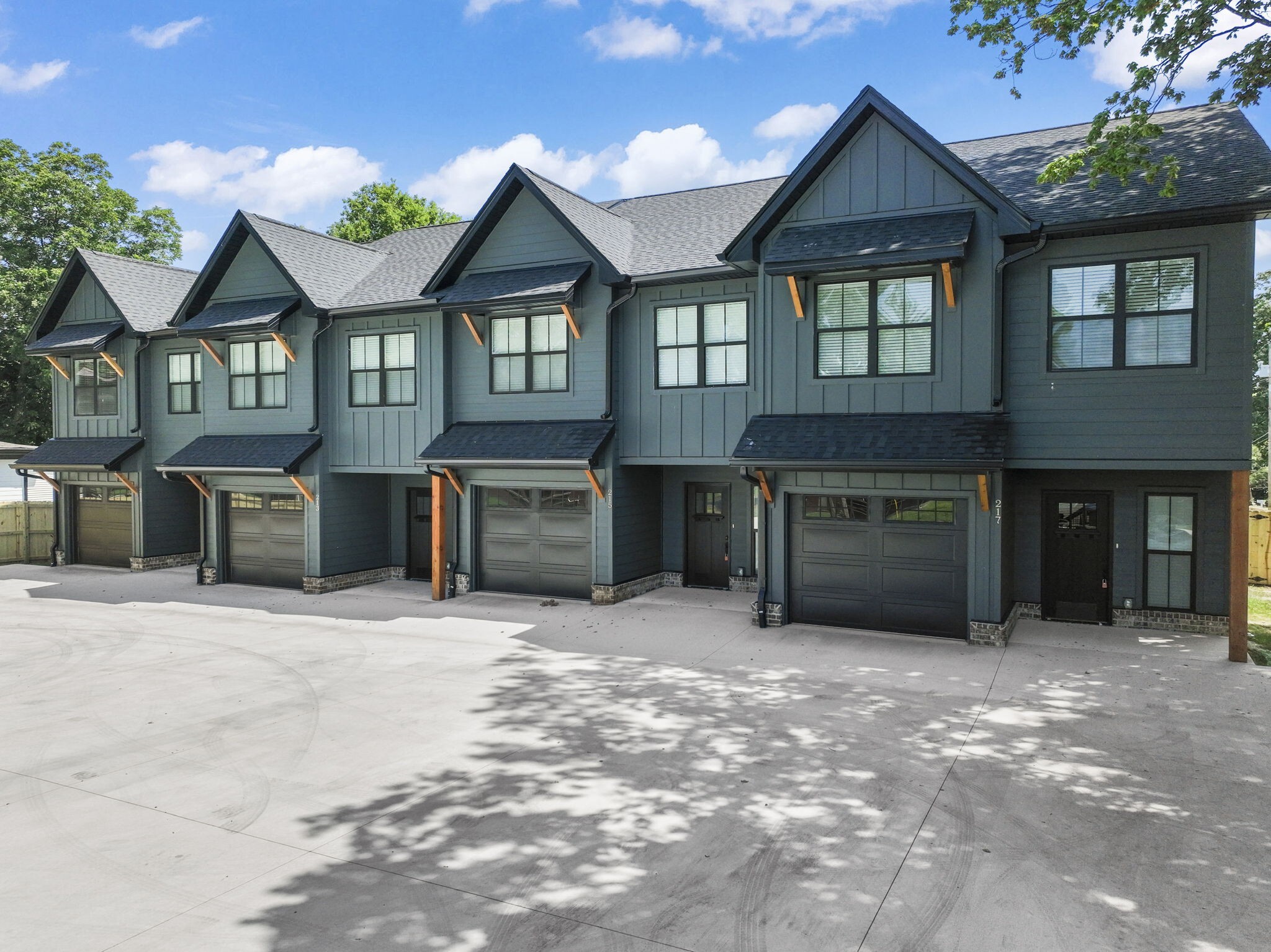 Property Photo: 215 S Porter St 215 TN 37398