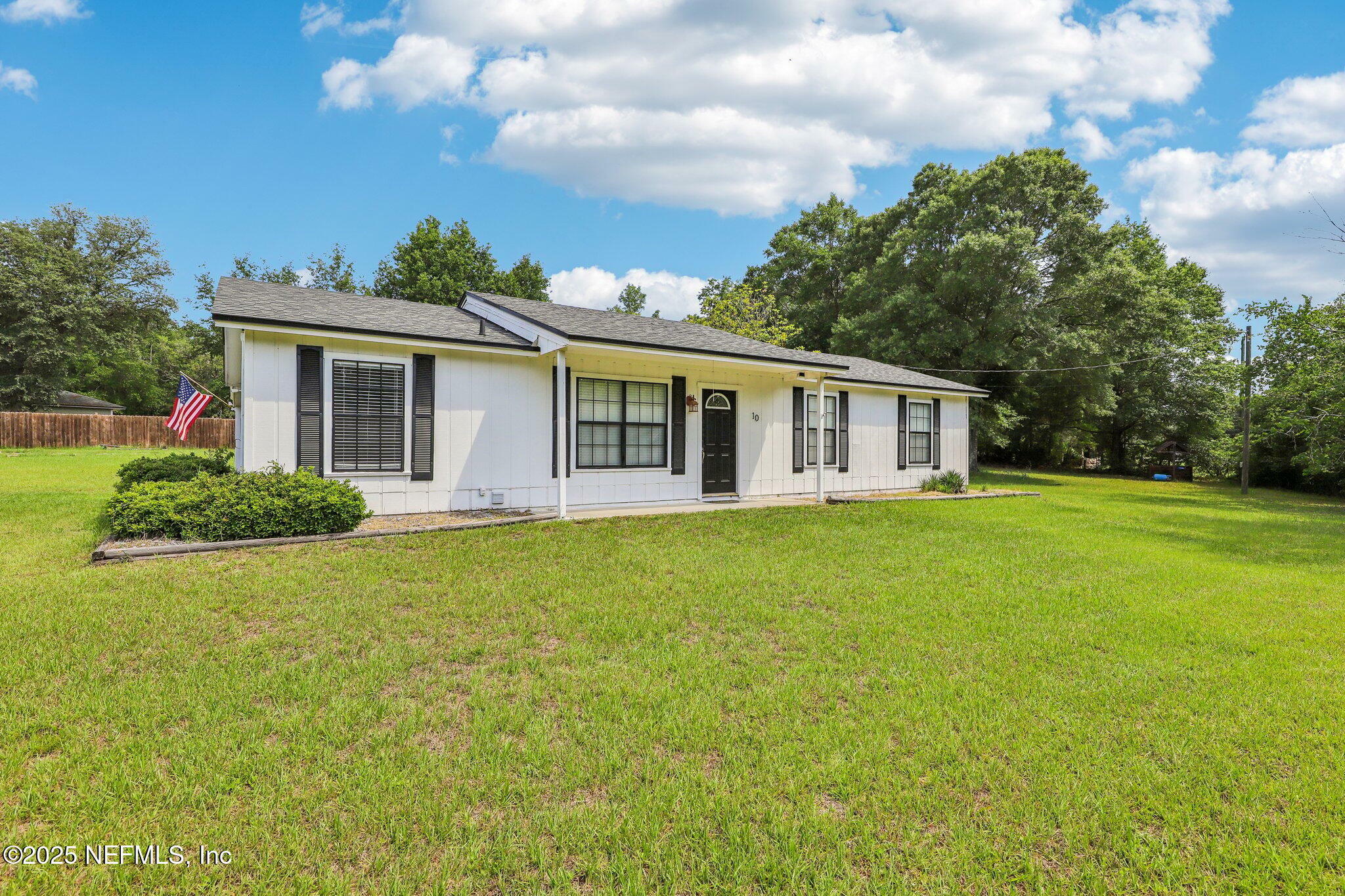 Property Photo: 10 Sesame Street FL 32068