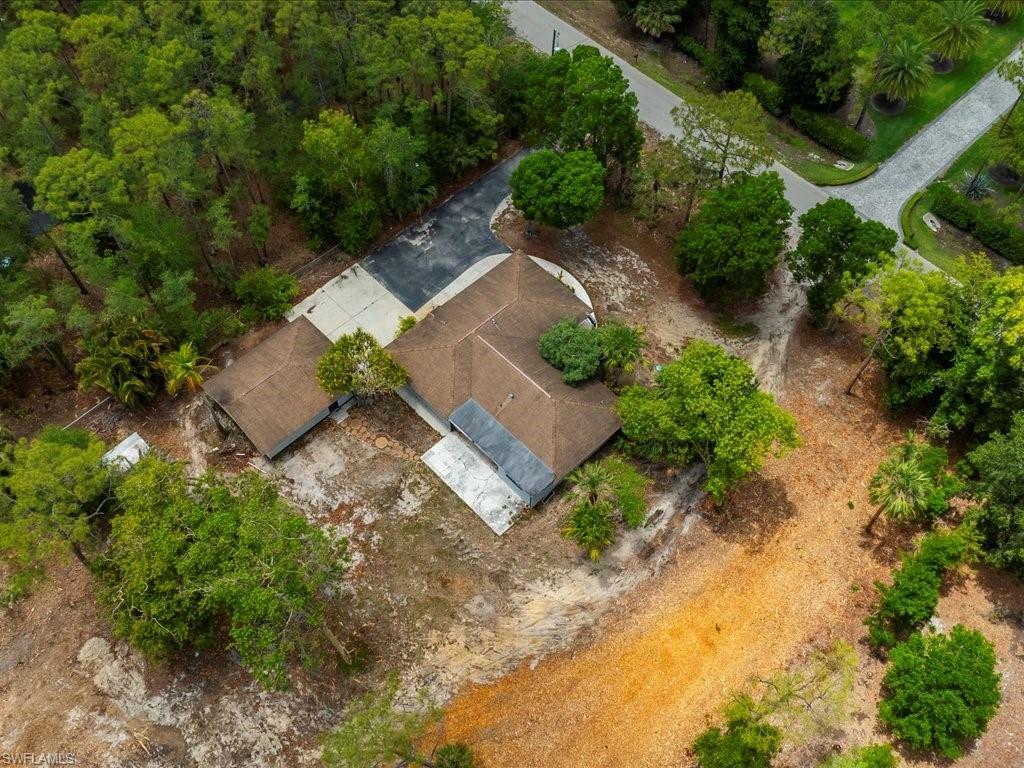Property Photo: 6940 Bottlebrush Ln FL 34109