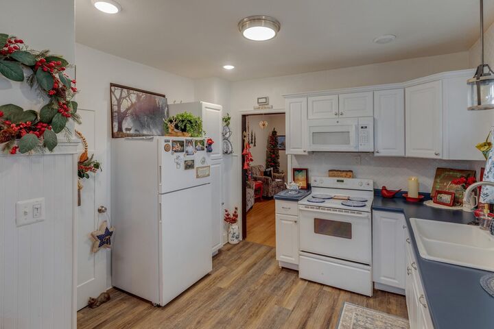 Property Photo:  1004 2nd Street SW  MN 56482 