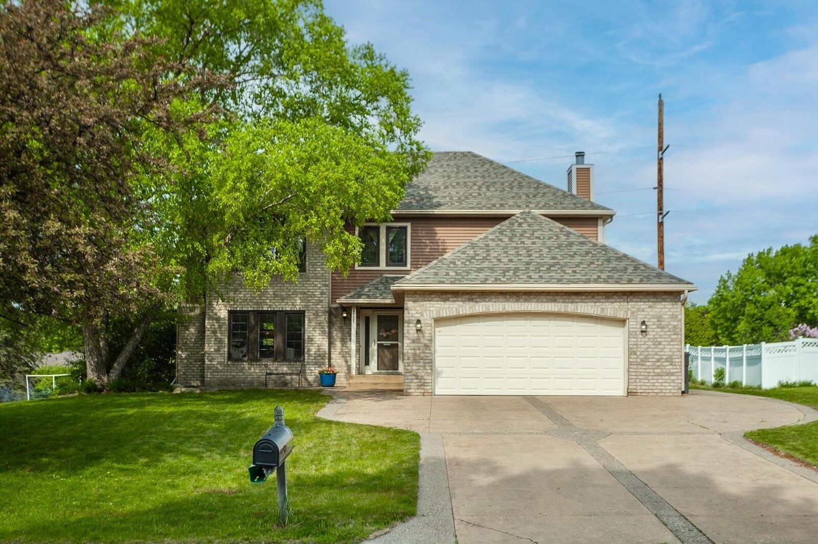 Property Photo:  4705 Minnesota Lane N  MN 55446 