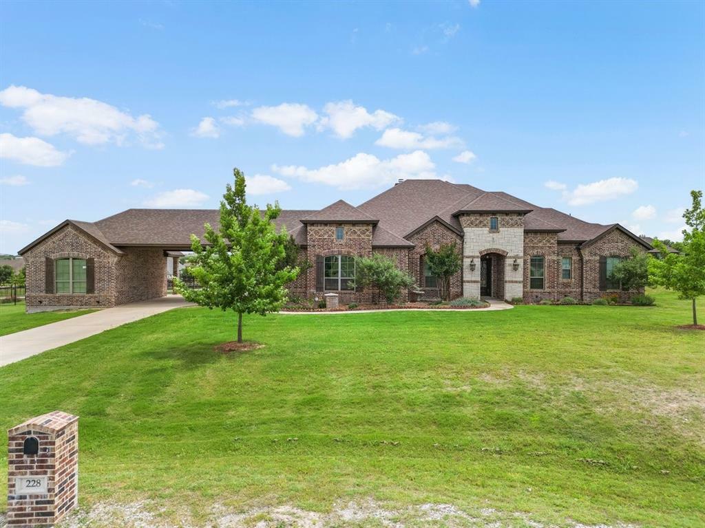Property Photo: 228 Parc Oaks Drive TX 76008