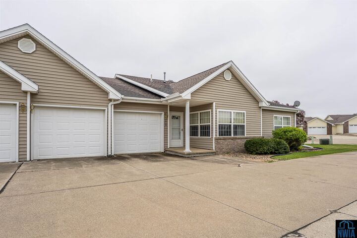 Property Photo: 790 Cedar View Dr 401 IA 51031