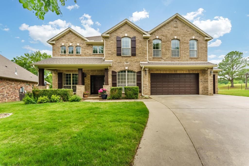 Property Photo:  1661 S Coopers Cove Street  AR 72701 