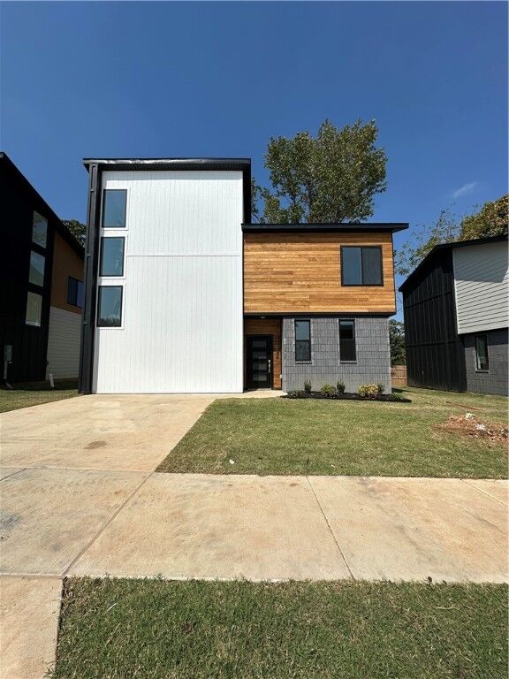 Property Photo:  2605 W Bonnie Lane  AR 72758 