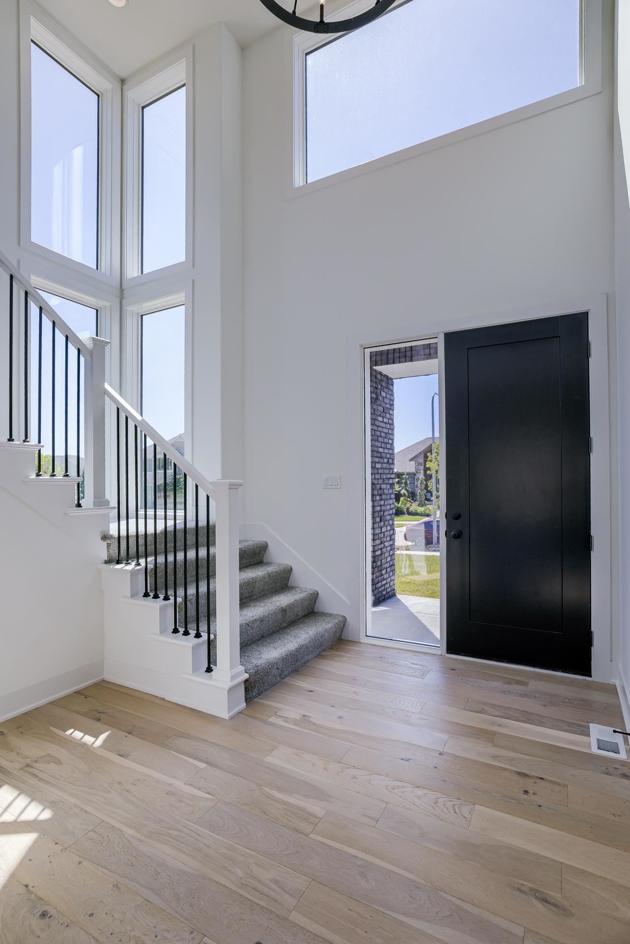 Property Photo: 5409 N 197th Street NE 68022