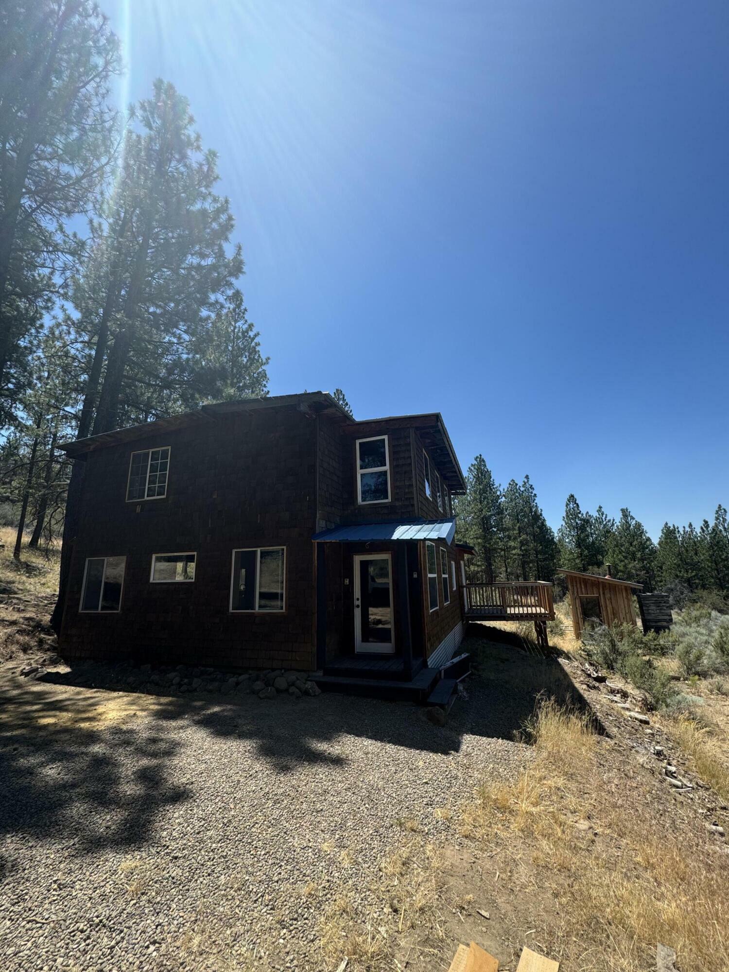 Property Photo: 49677 S Packsaddle Circle OR 97621