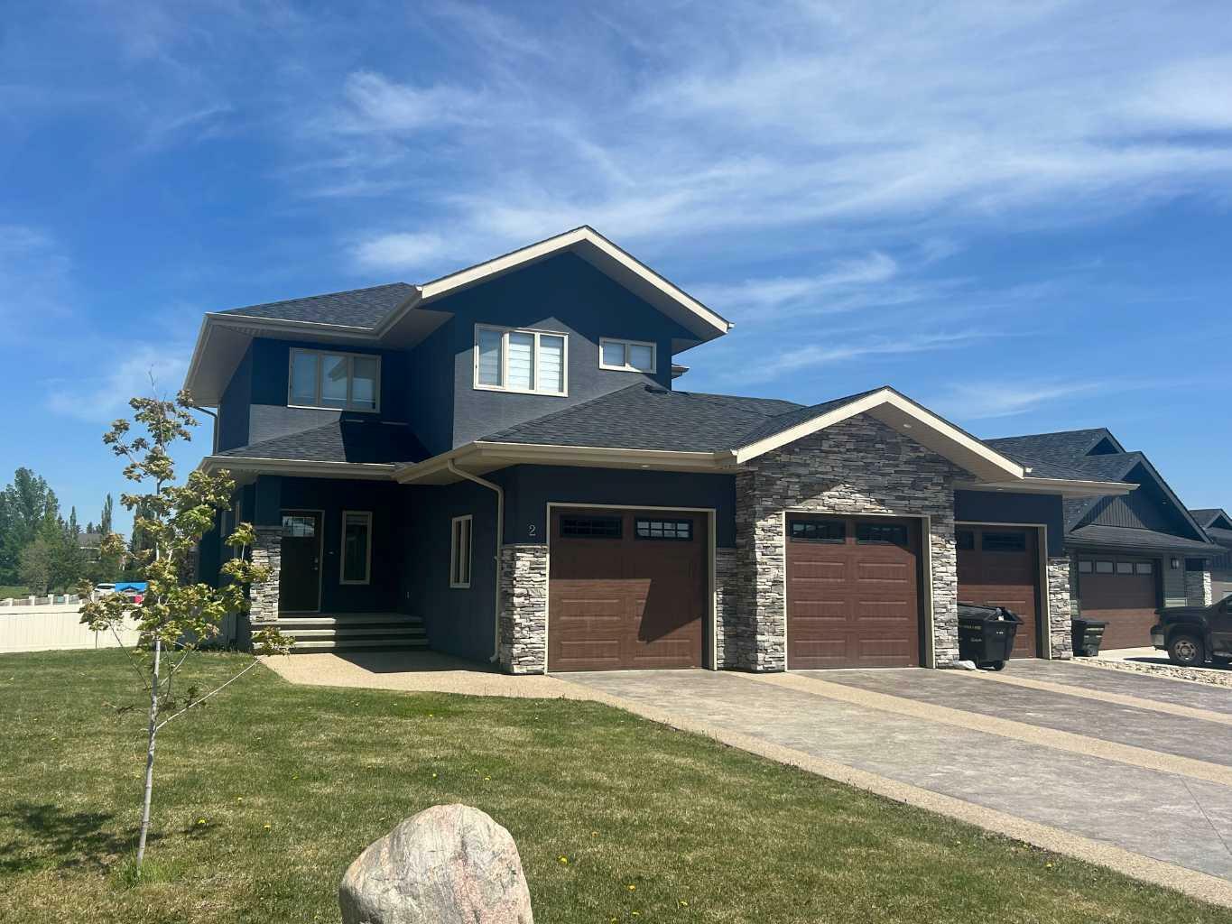 2 Meadow Close  Lacombe AB T4L 0J1 photo