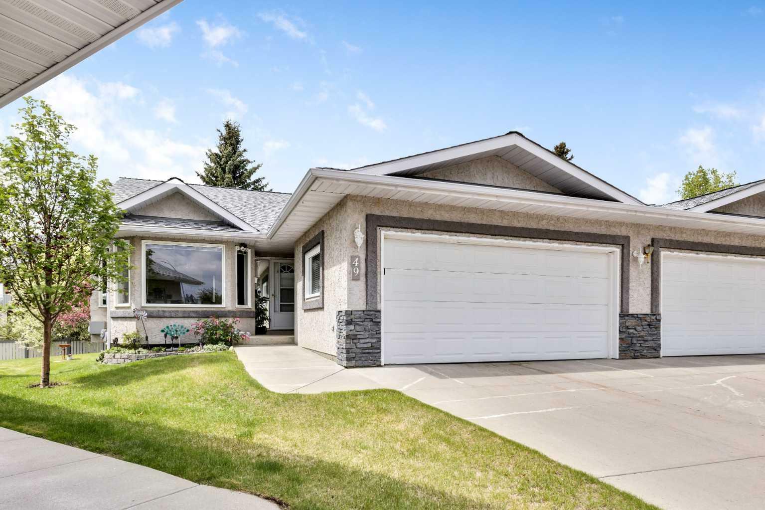 Property Photo: 49 Arbour Cliff Close NW AB T3G 3W5