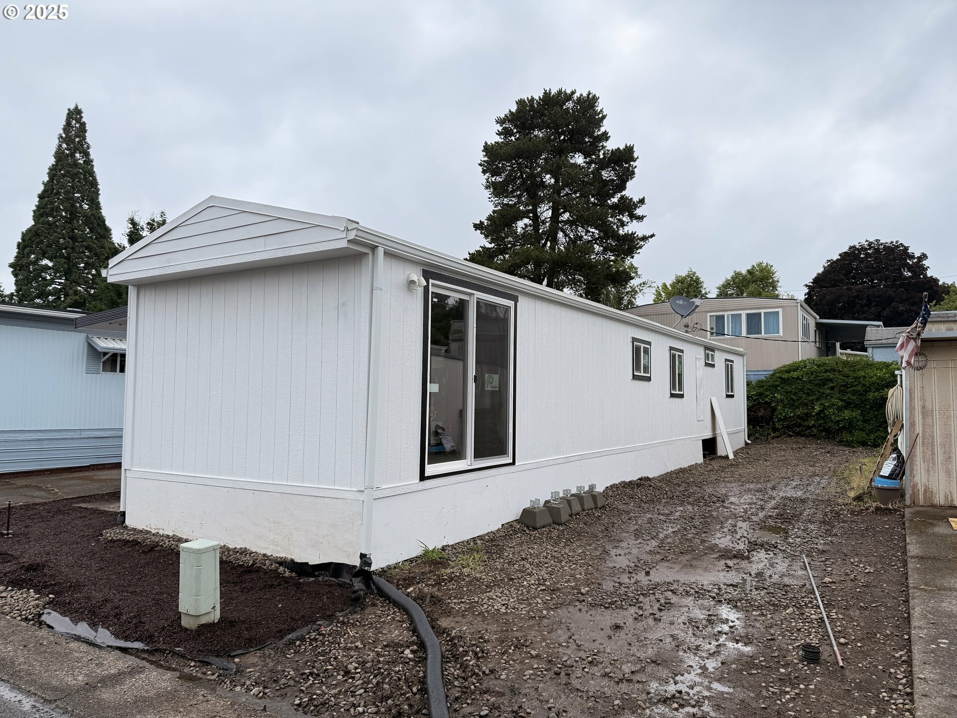 Property Photo: 4424 SE Roethe Rd 19 OR 97267
