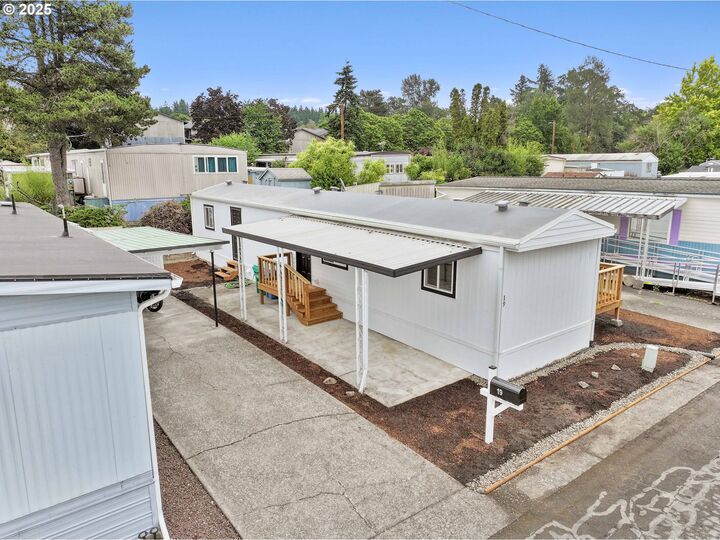 Property Photo: 4424 SE Roethe Rd 19 OR 97267