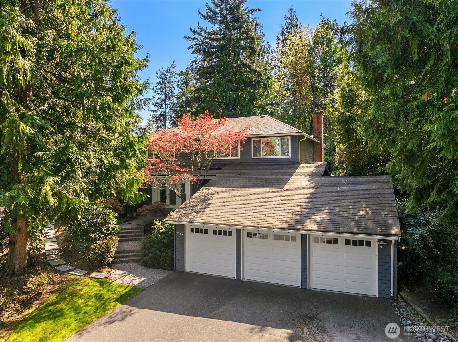 Property Photo: 9209 SE 57th Street WA 98040