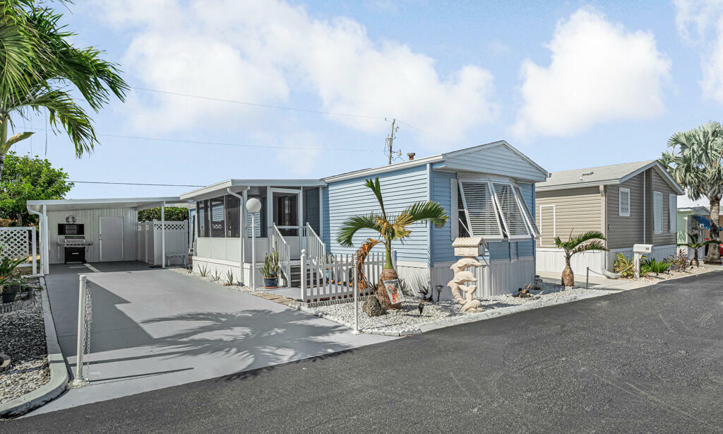 Property Photo: 14661 US Highway 1 52 FL 33408