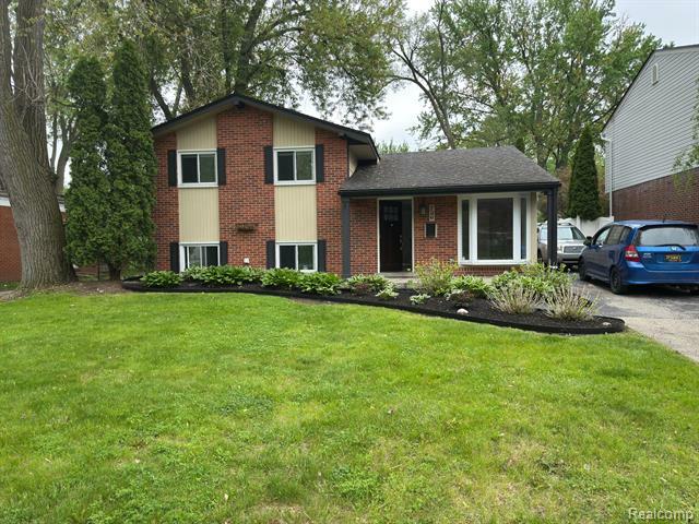 Property Photo: 726 Woodlawn Avenue MI 48073