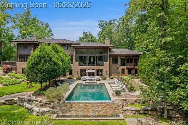 Property Photo: 803 Canterbury Crescent MI 48304