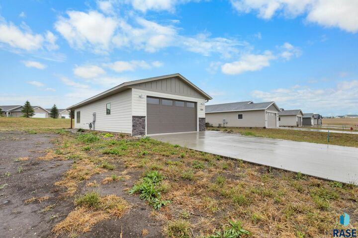 Property Photo: 1004 S 6th Ave IA 51246
