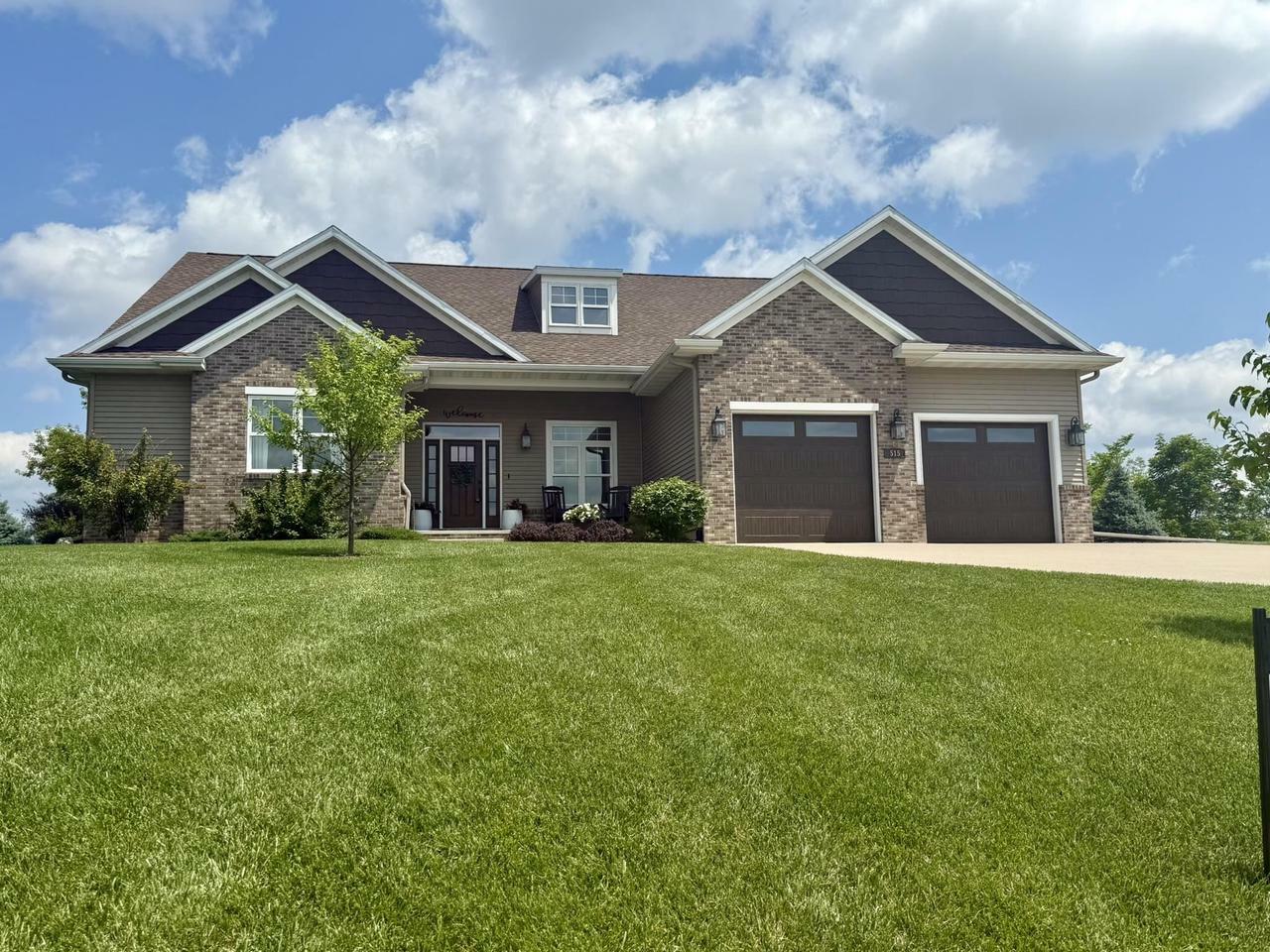 Property Photo: 515 Fieldstone Court WI 54660