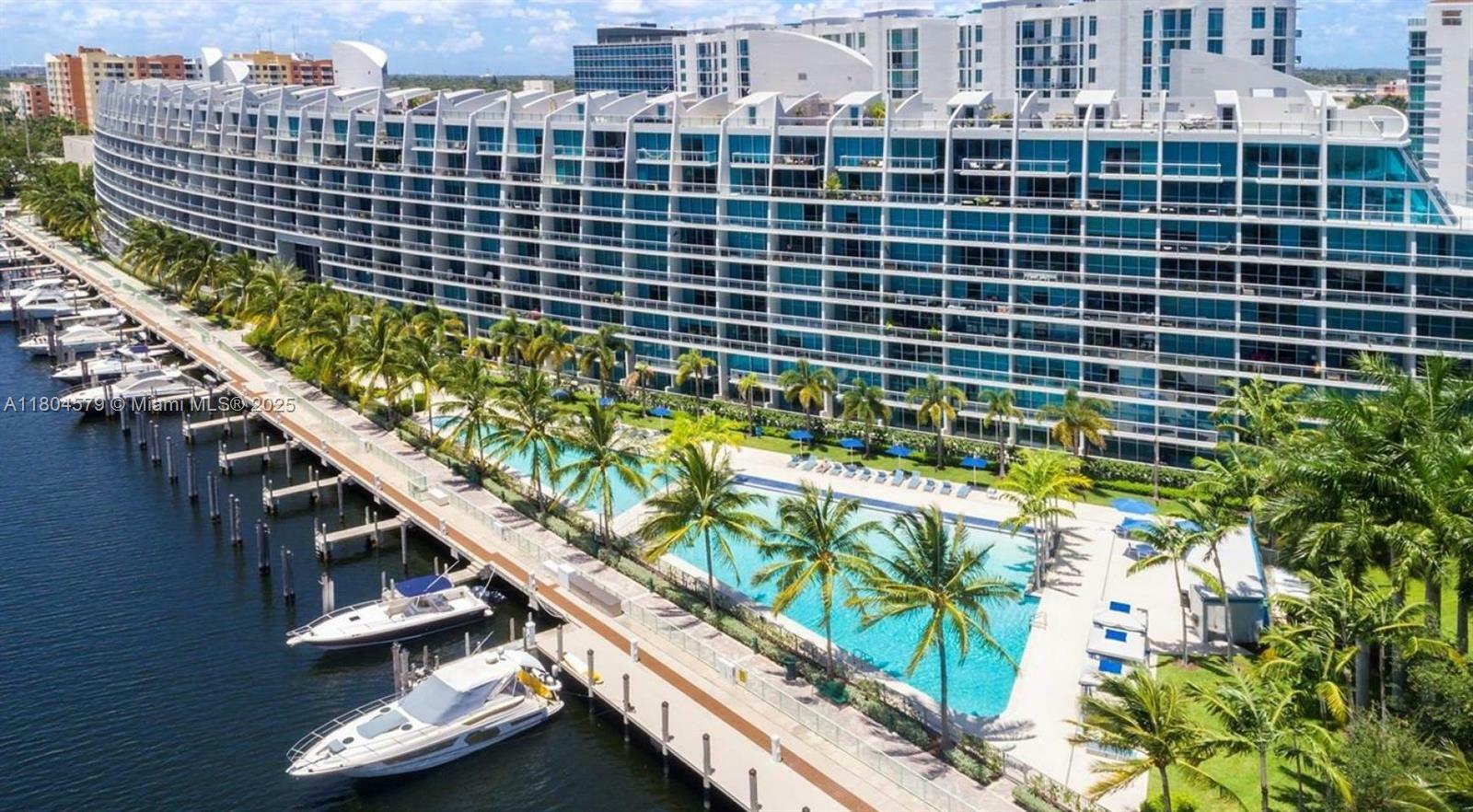 Property Photo:  2950 NE 188th St 444  FL 33180 