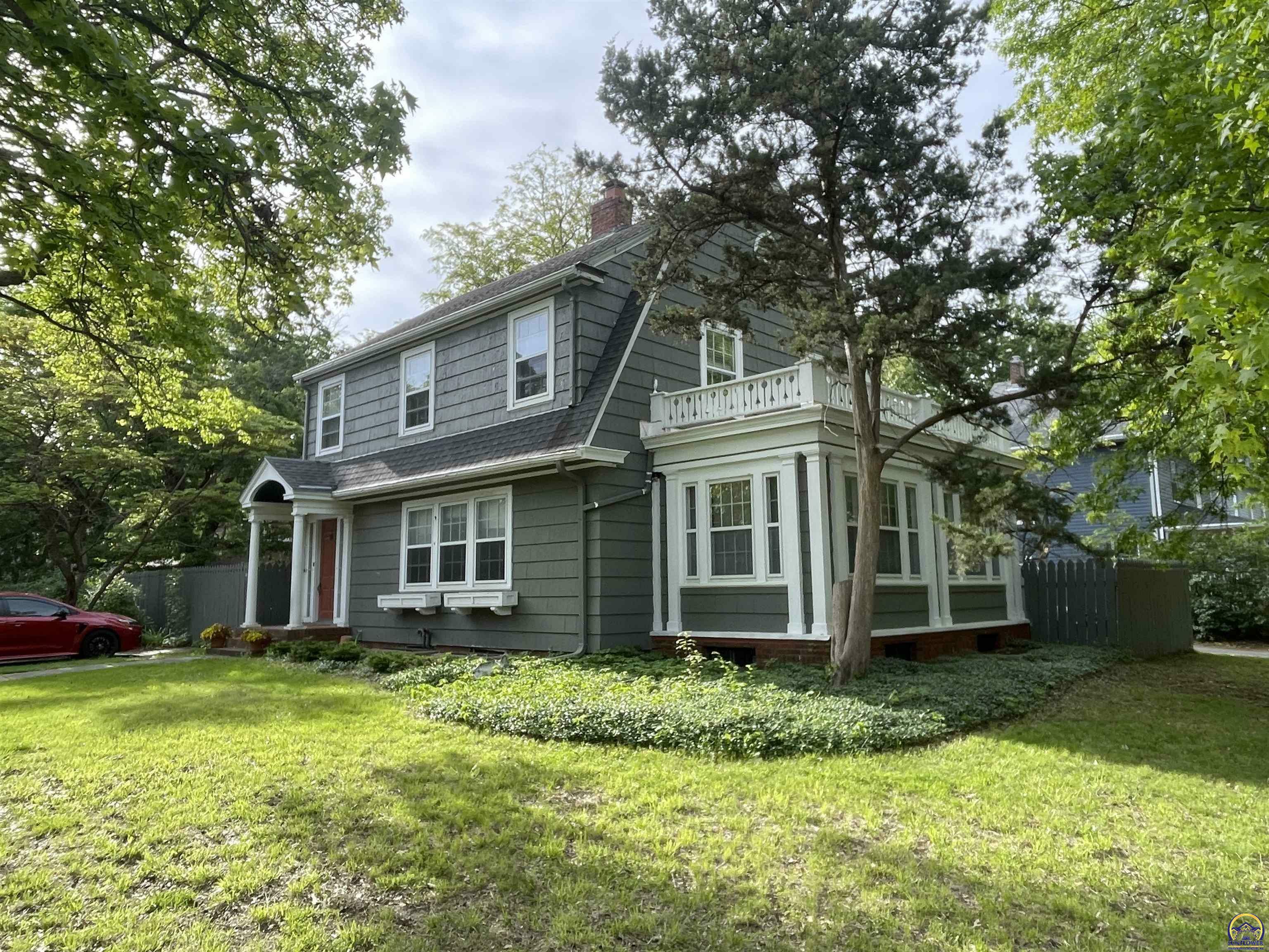 Property Photo: 519 W 12th St KS 66801