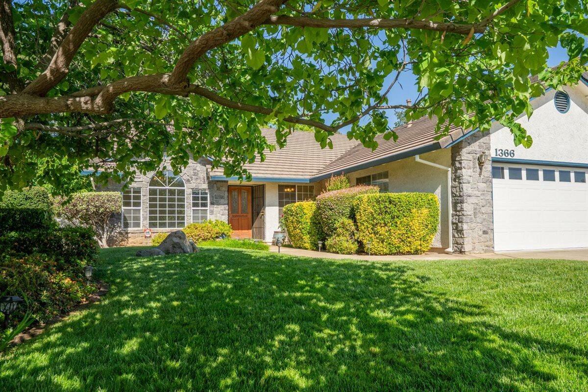Property Photo: 1366 Carla Circle CA 96003