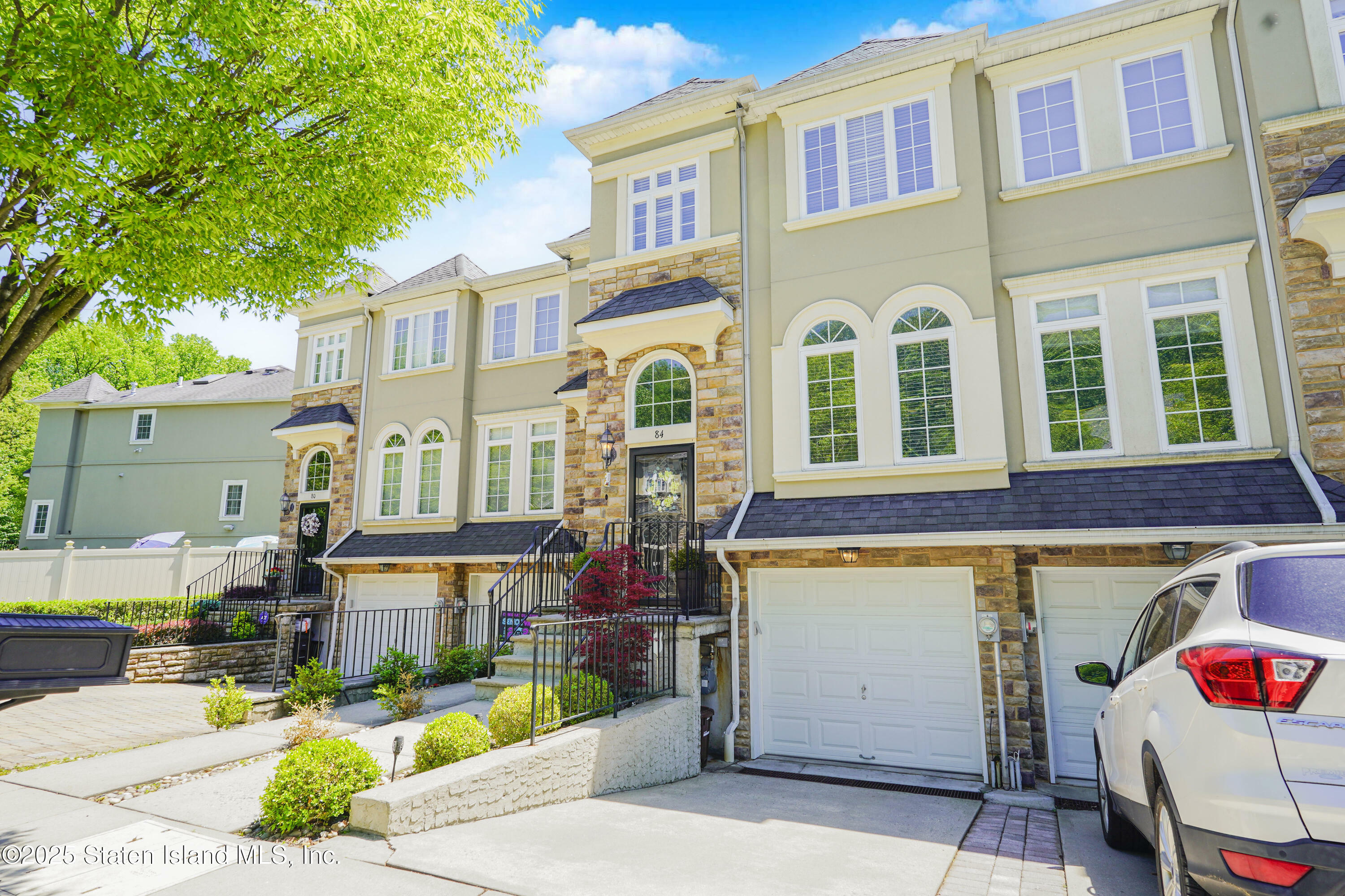 Property Photo: 84 Presentation Circle NY 10312