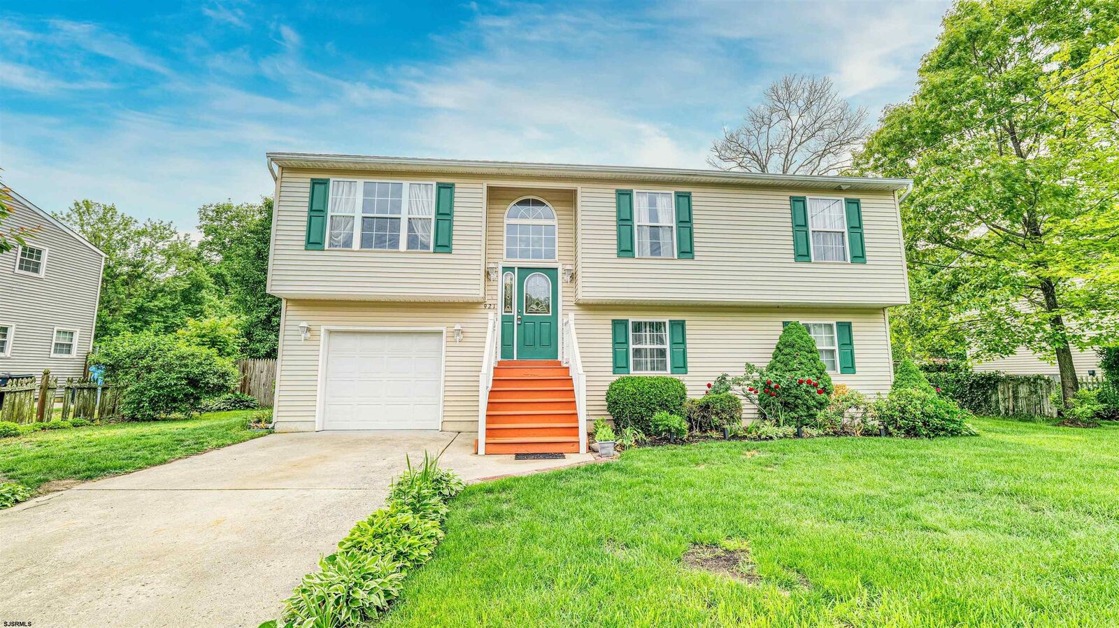 Property Photo: 921 Navajo Ave NJ 08201