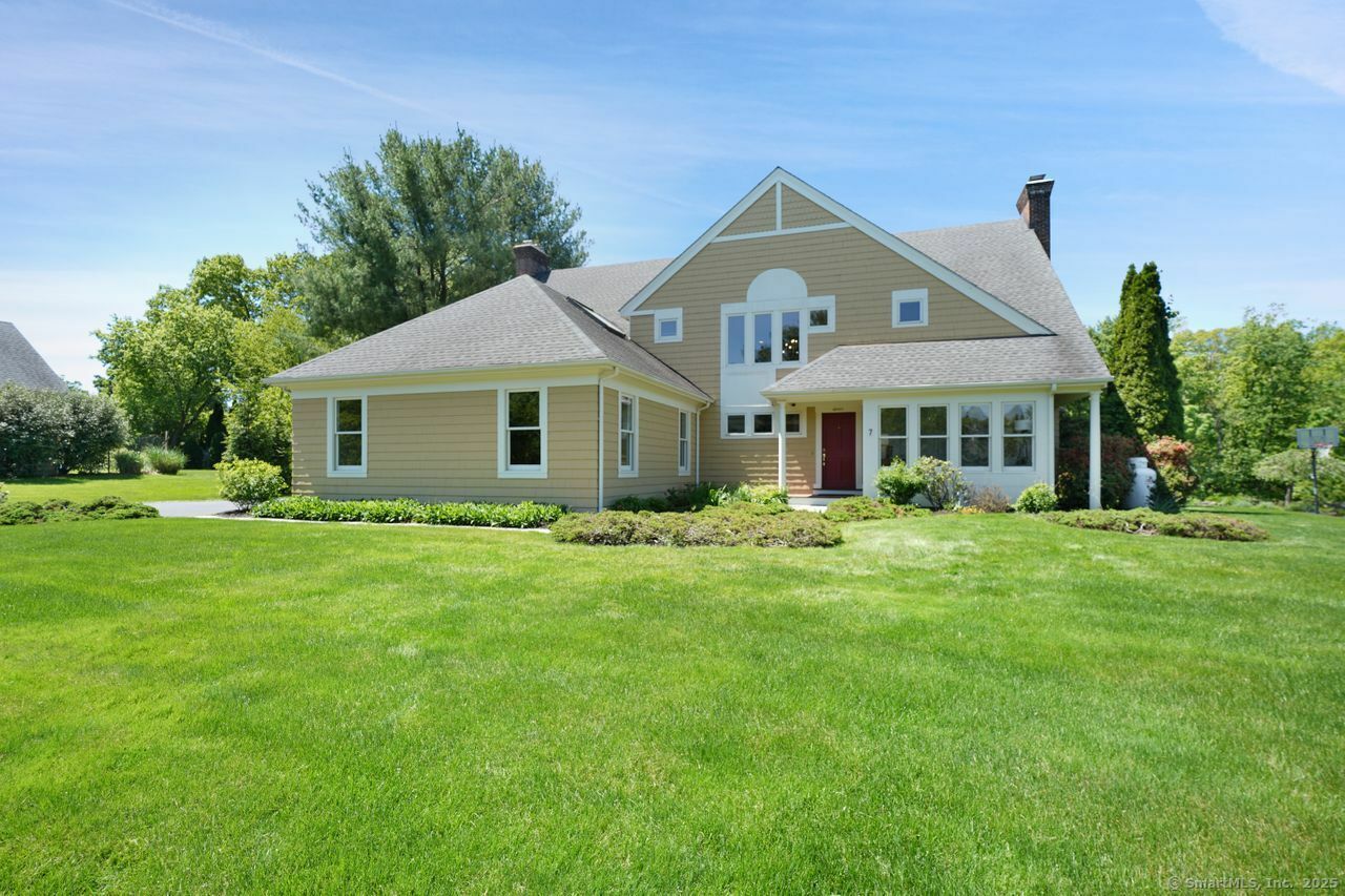 Property Photo: 7 Sherwood Farms Lane CT 06880