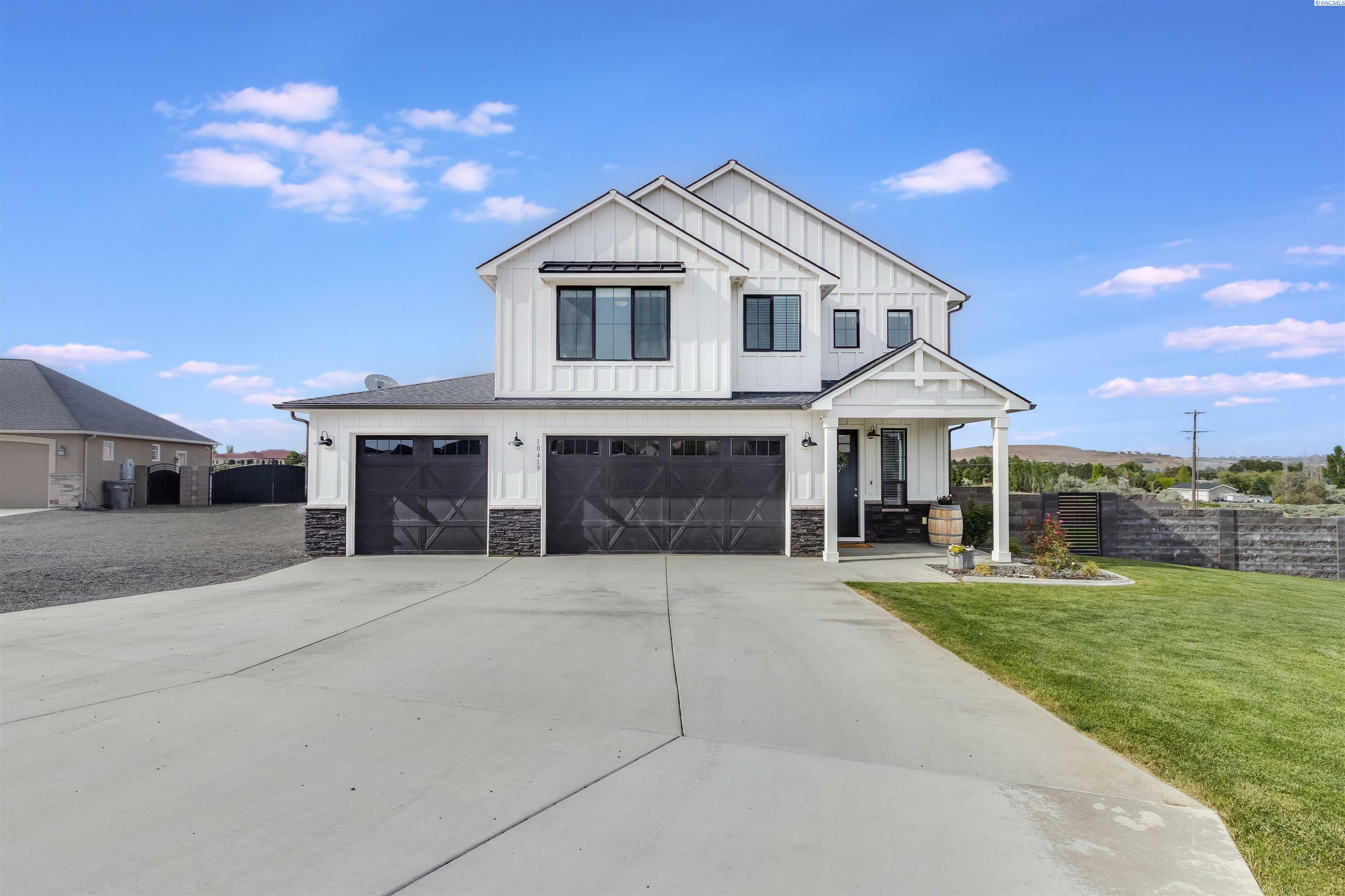 Property Photo:  10419 Summit View Ct  WA 99338 