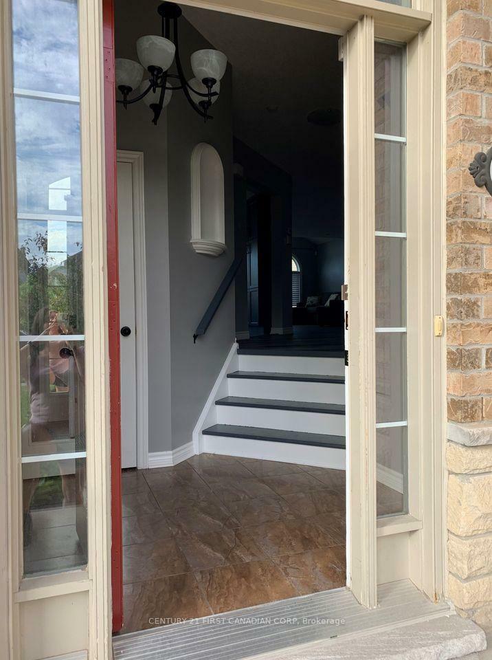 Property Photo: 980 Oakcrossing Road ON N6H 0A7