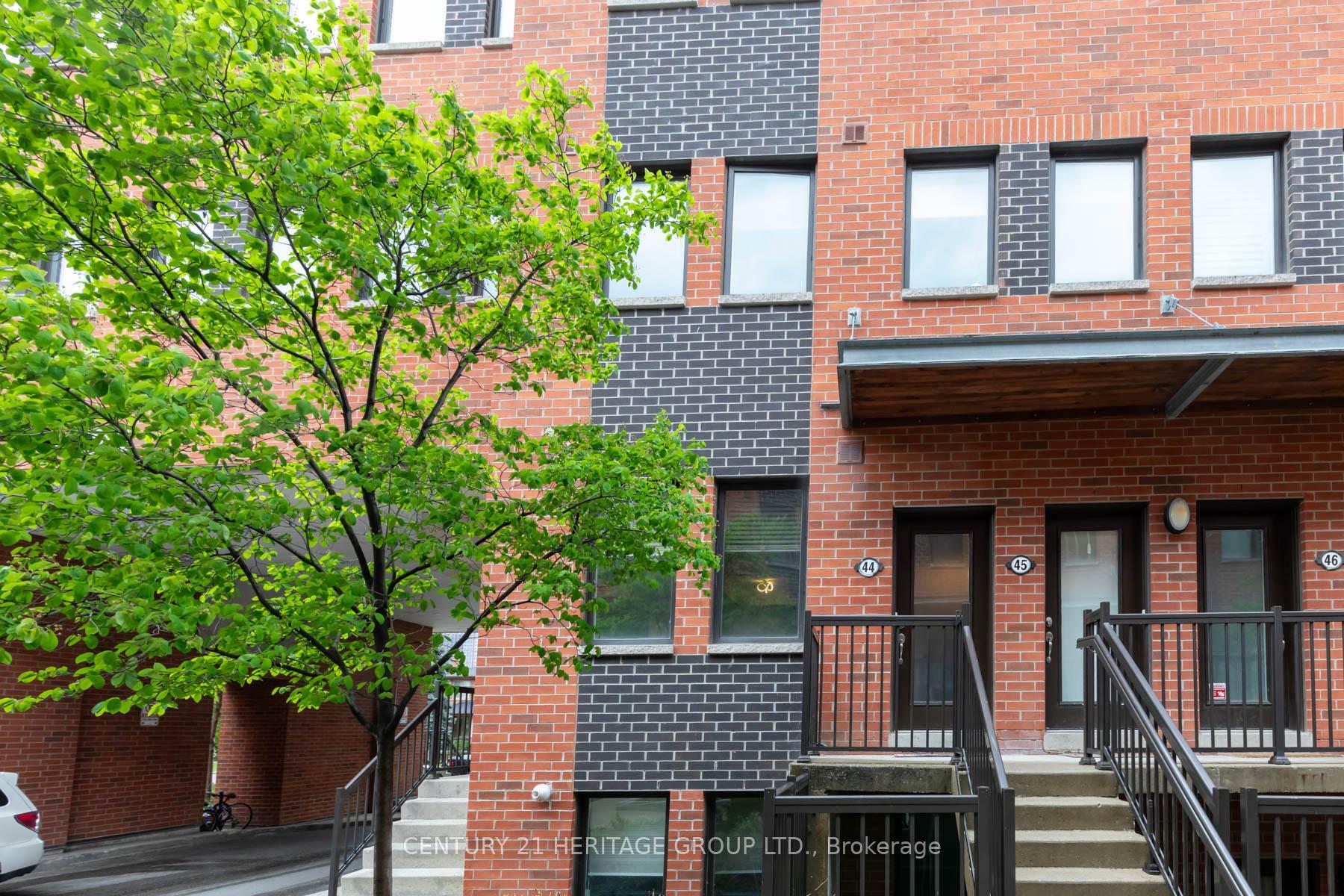 Property Photo: 68 Winston Park Boulevard 44 ON M3K 1C2