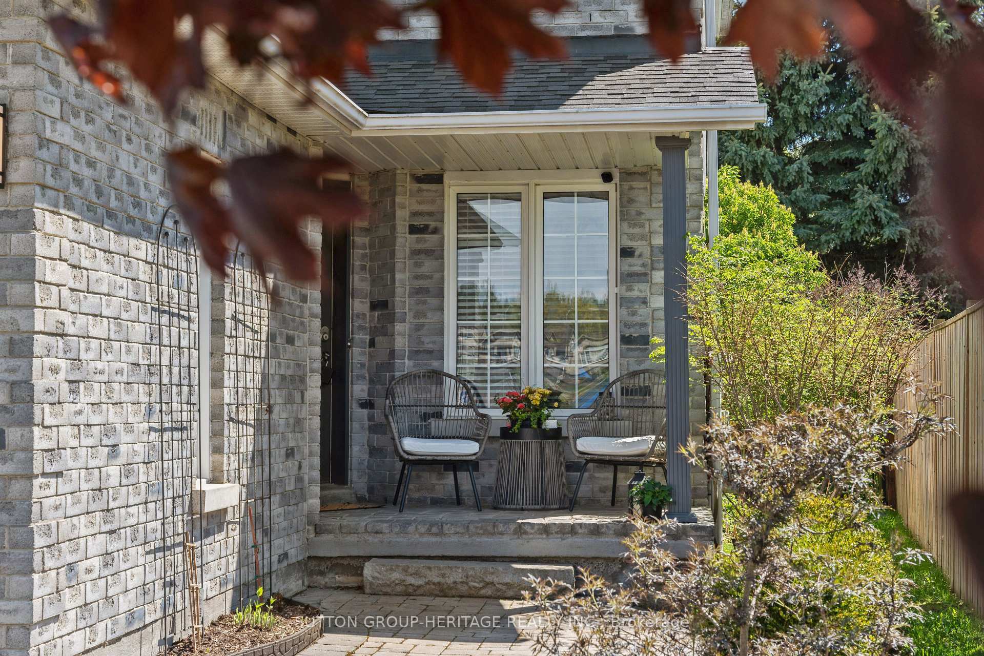 Property Photo: 115 Daiseyfield Avenue ON L1E 3B3