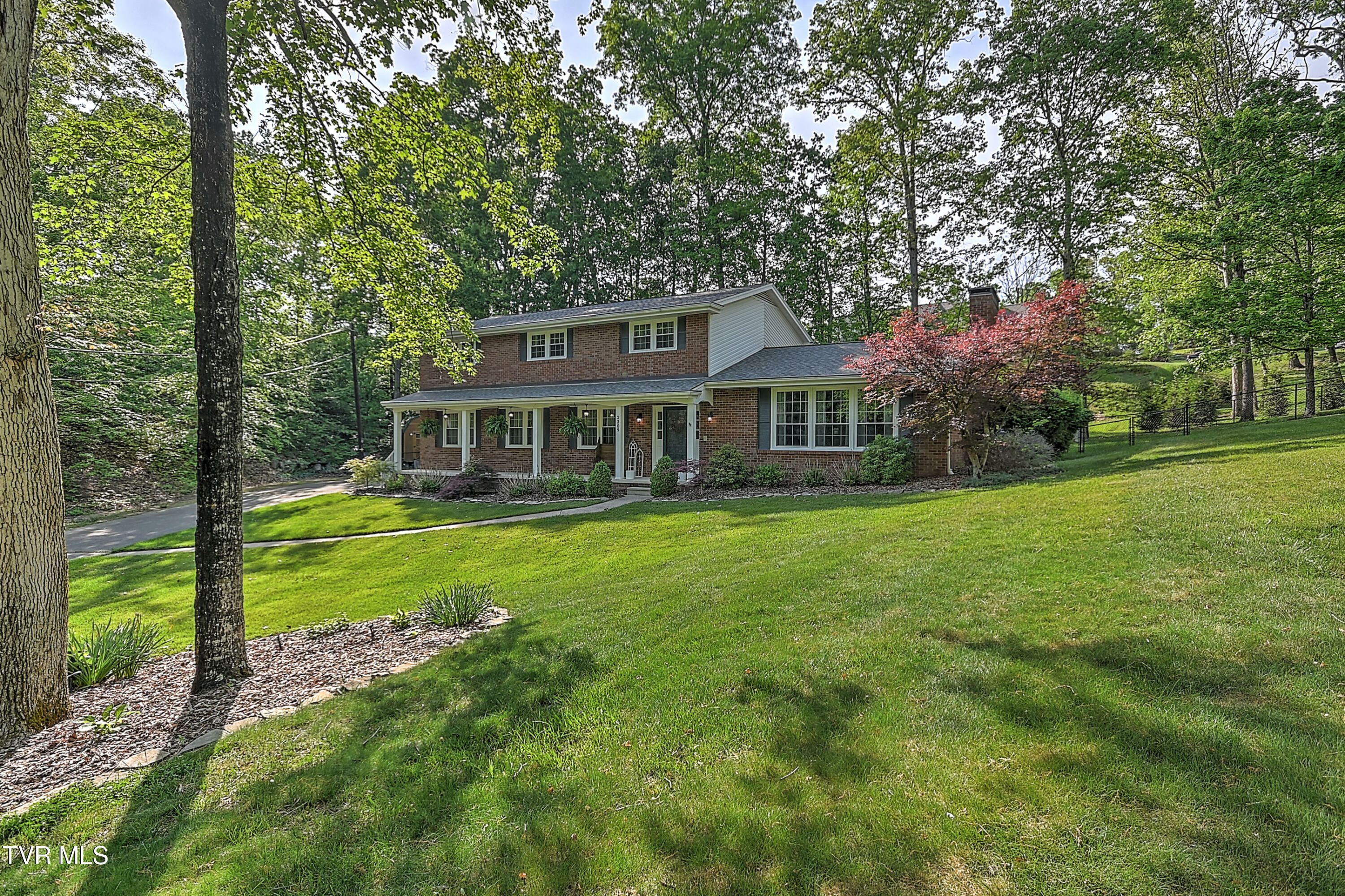 Property Photo:  2309 Oxford Court  TN 37660 