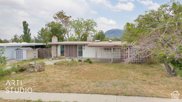 Property Photo: 941 E Carnation Dr UT 84094