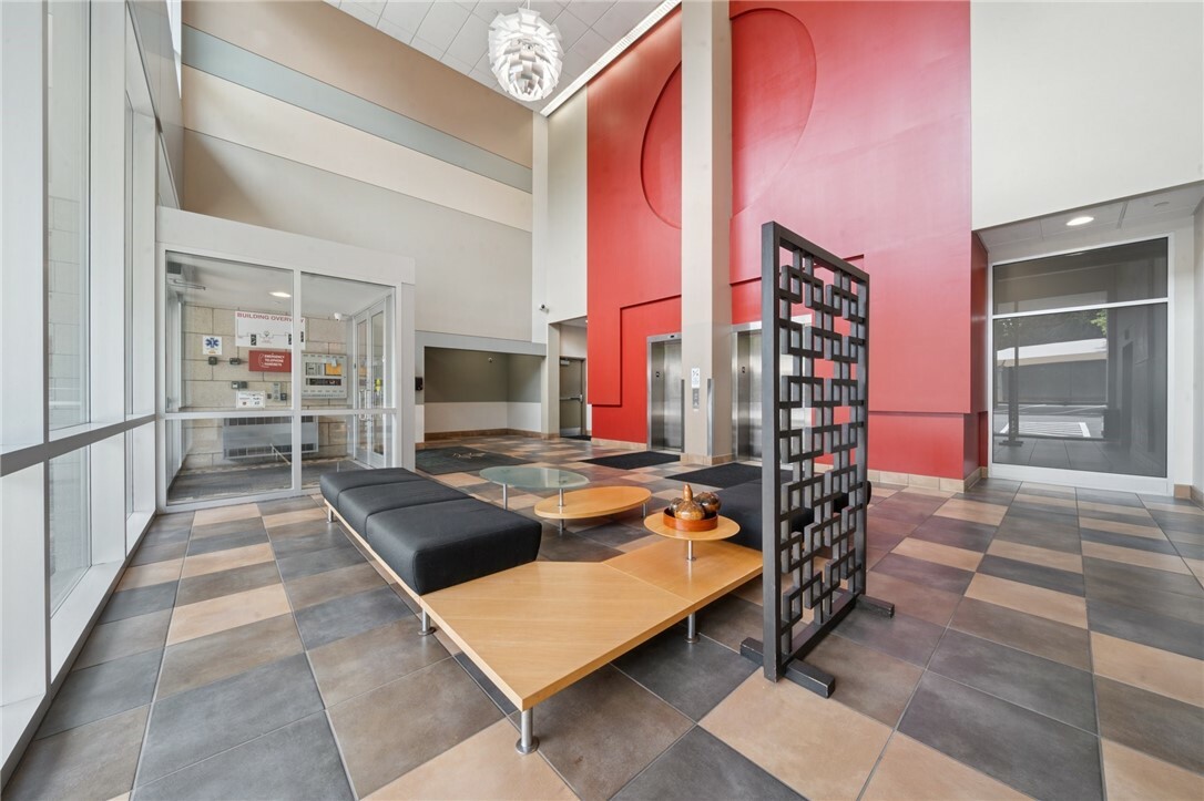Property Photo: 5570 Centre Ave 403 PA 15232