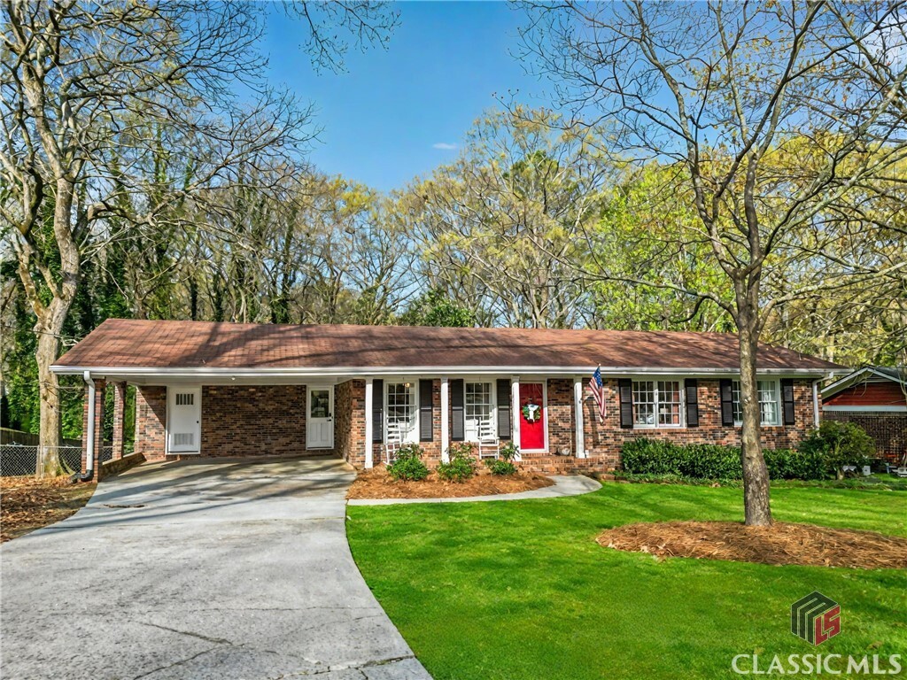 Property Photo: 204 Indian Creek Drive GA 30655
