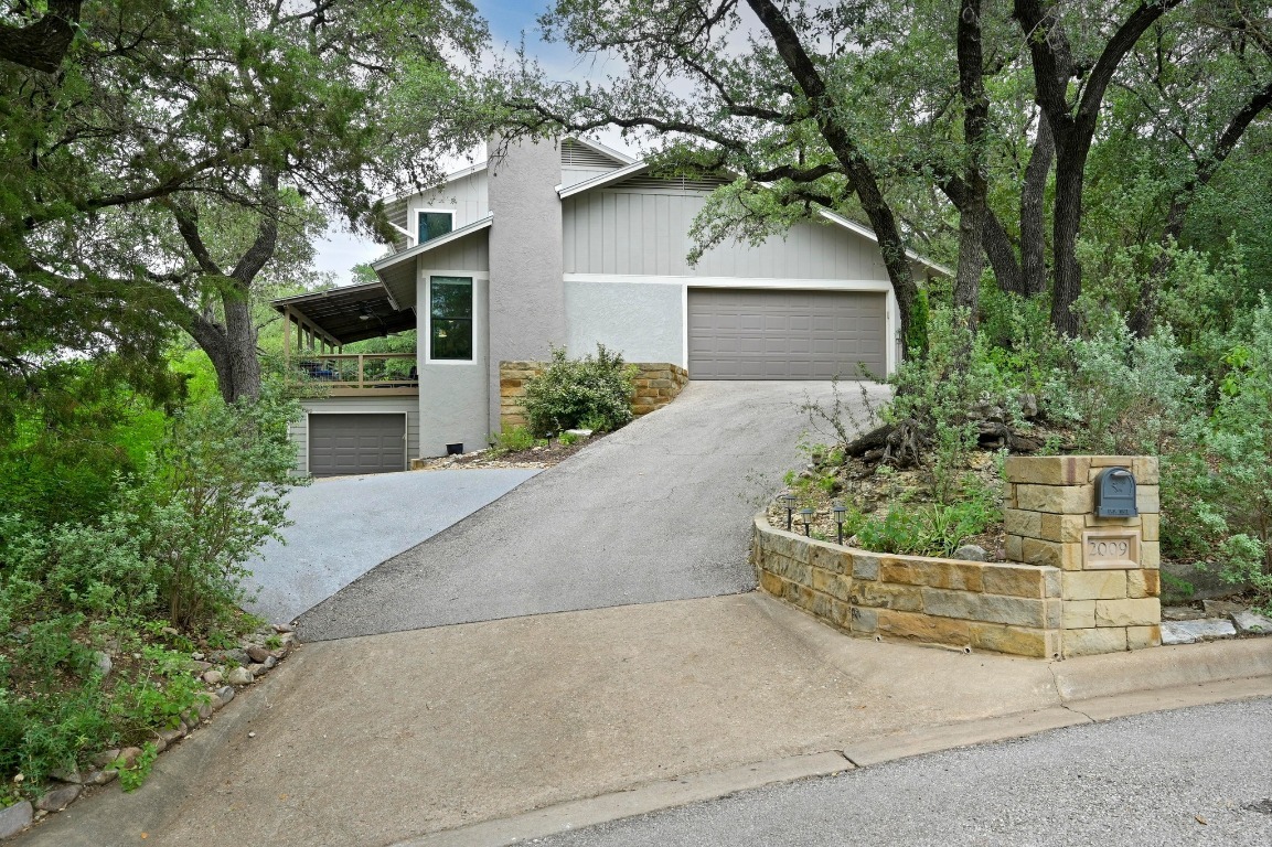 Property Photo: 2009 S Oak Canyon Road TX 78746