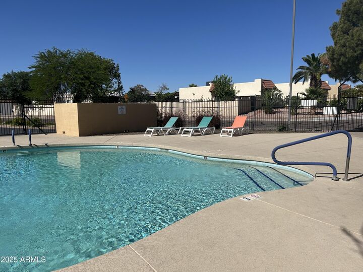 Property Photo:  2527 E Villa Theresa Drive  AZ 85032 
