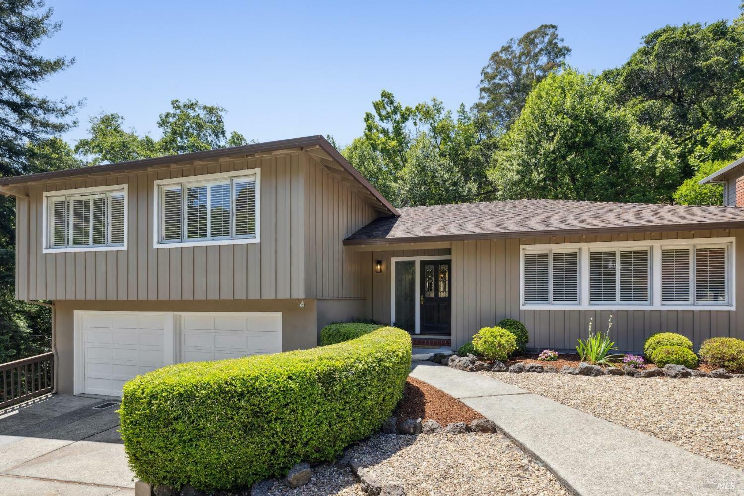 Property Photo: 305 N Almenar Drive CA 94904