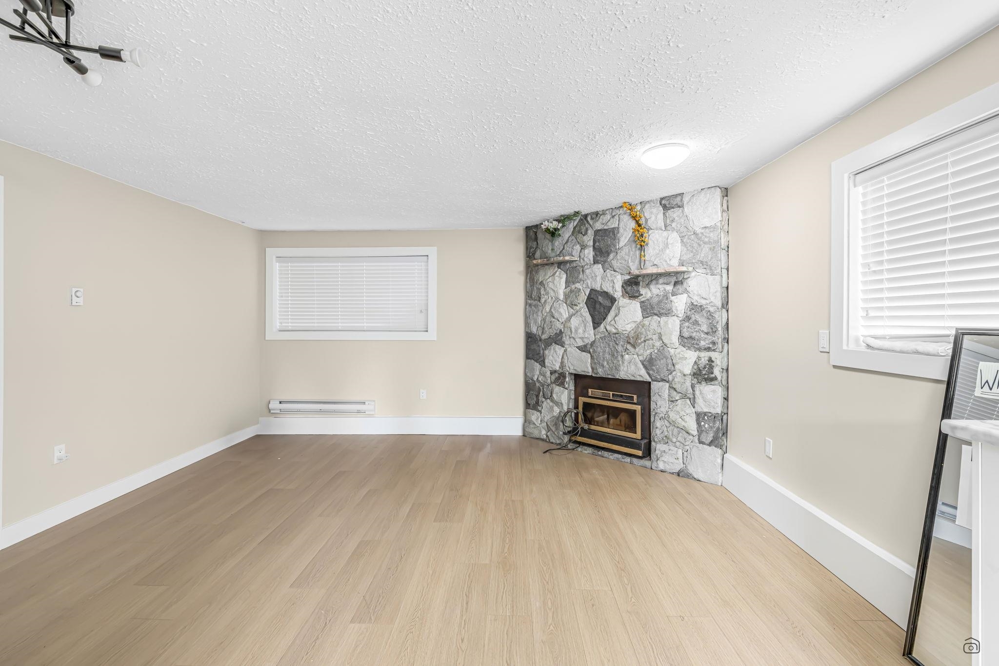 Photo de la propriété: 9774 131A Street BC V3T 3R3