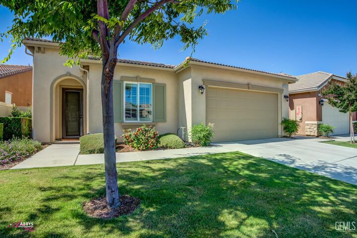 Property Photo:  9803 Petersburg Place  CA 93306 