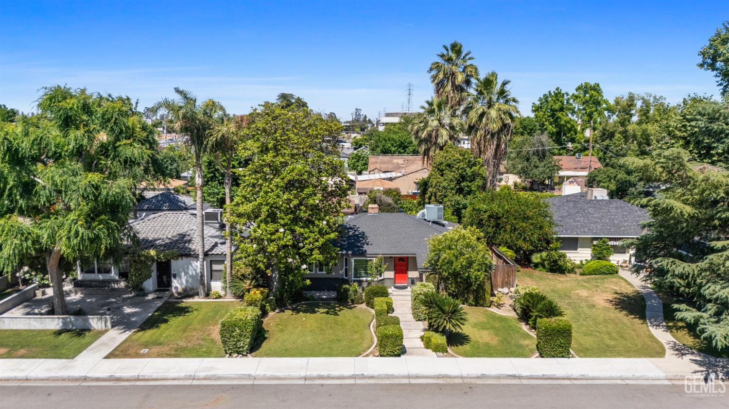 Property Photo: 1701 Elm Street CA 93301