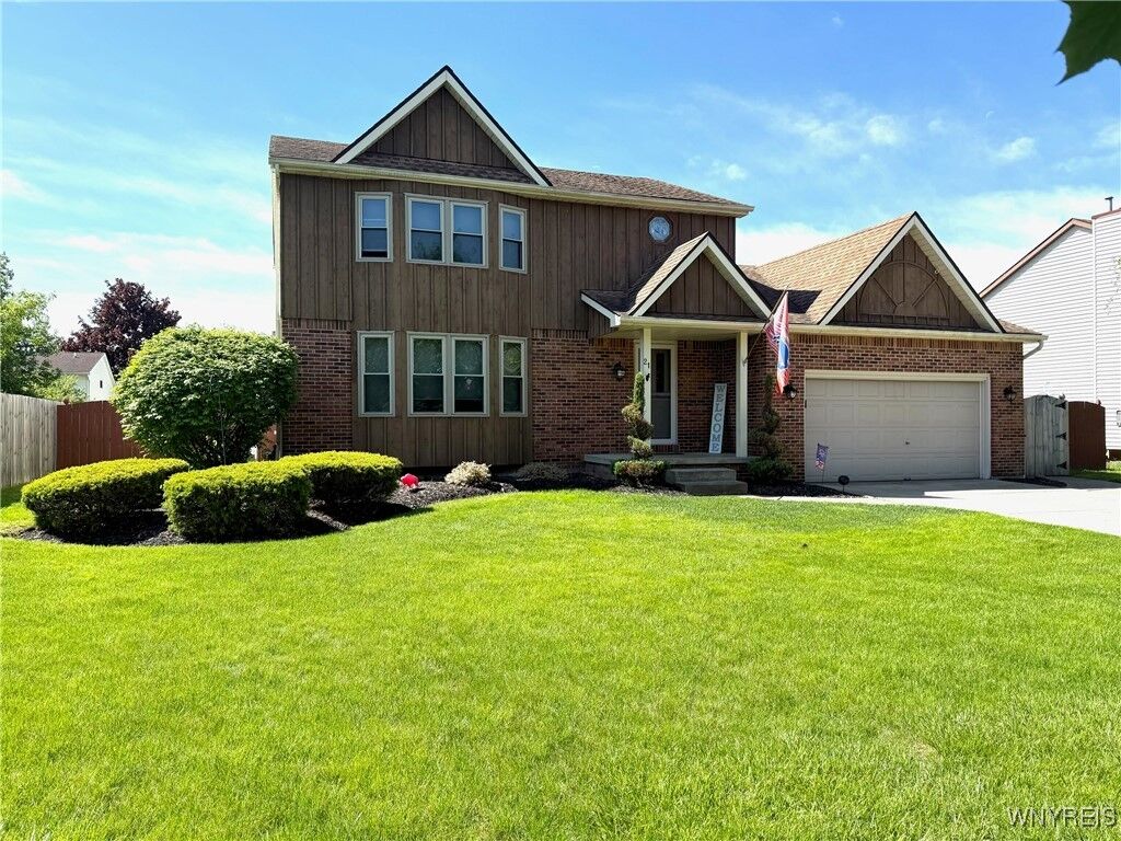 Property Photo:  21 Gale Drive  NY 14086 
