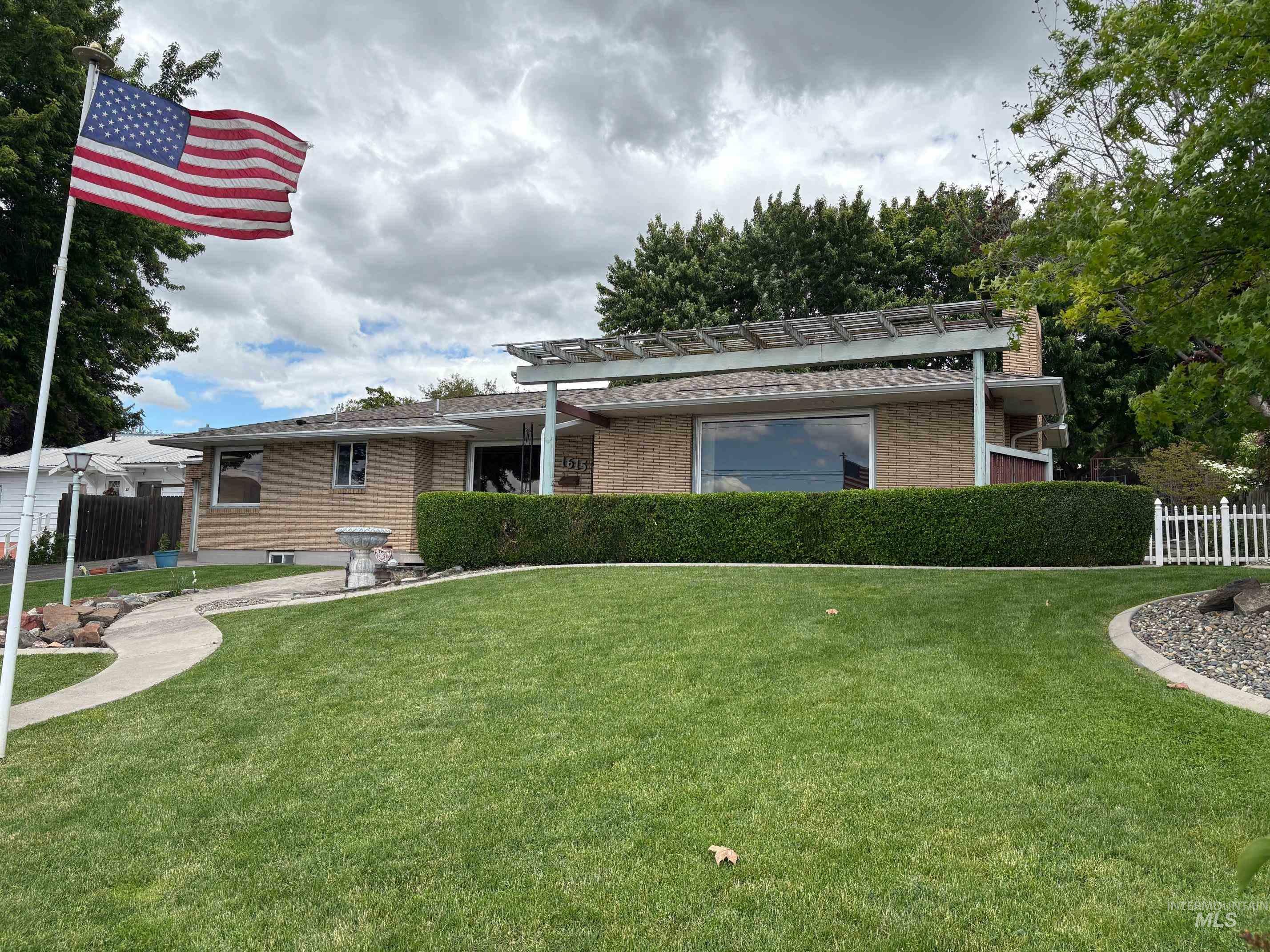 Property Photo: 1615 Prospect Ave ID 83501