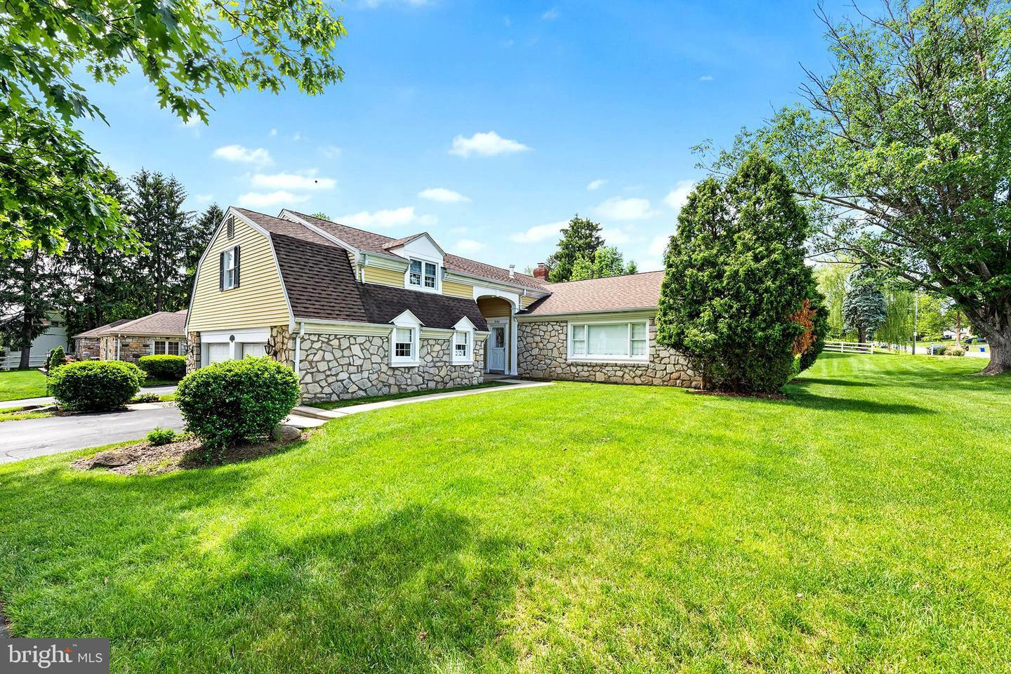 Property Photo: 9160 Verree Road PA 19115
