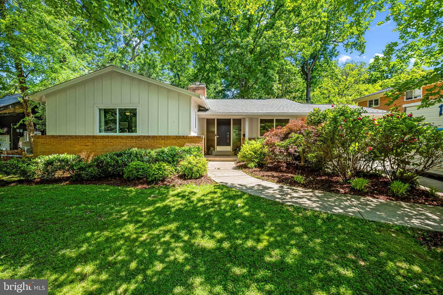Property Photo: 9815 Inglemere Drive MD 20817