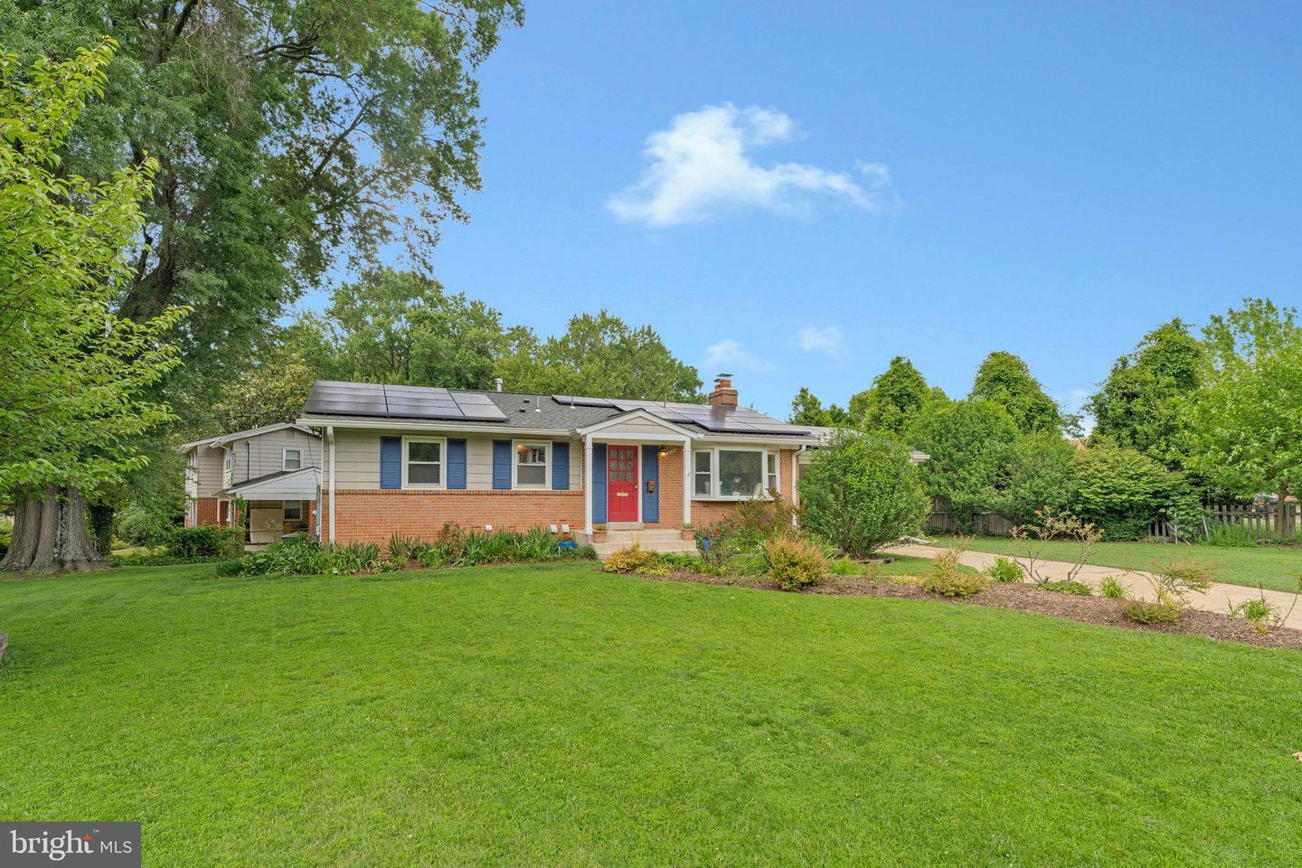 Property Photo: 8230 Citadel Place VA 22180